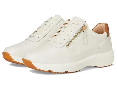 Clarks Tivoli Zip In White