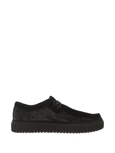 Clarks Torhill Gtx Desert Boots In Black