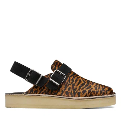 Clarks Trek Mule In Black Leather In Animal Print