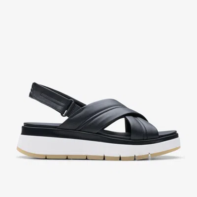 Clarks Tuscan Cross In Black