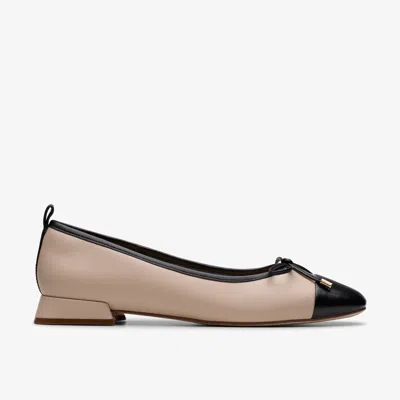 Clarks Ubree 15 Poppy In Beige