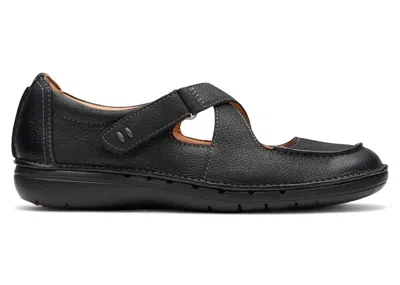Pre-owned Clarks Un Loop Strap Leather (women's) Sneakers In Black