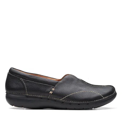 CLARKS UN LOOP STRIDE IN BLACK LEATHER