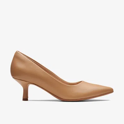 Clarks Violet 55 Rae Camel Leather In Beige