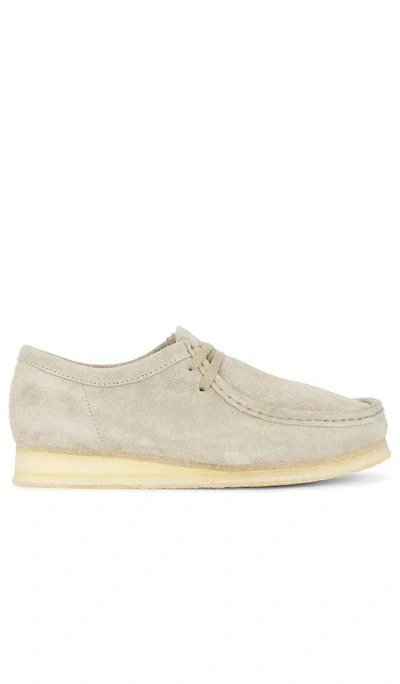 Clarks Wallabee Boot In Pale Grey Suede