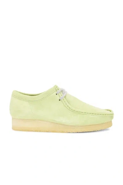 Clarks Wallabee Boot In Pale Lime Suede