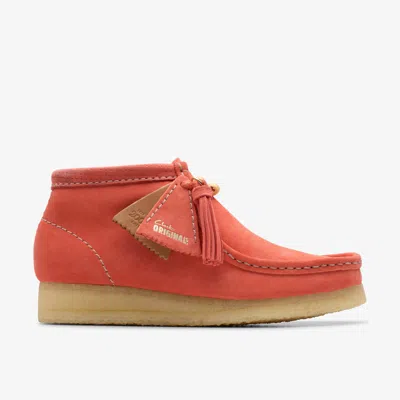 Clarks Wallabee Boot In Pink