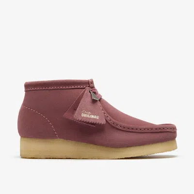 Clarks Wallabee Boot In Pink