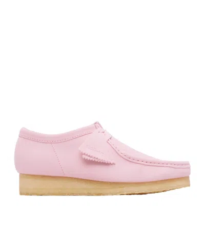 Clarks Wallabee Derby Shoes In Pink