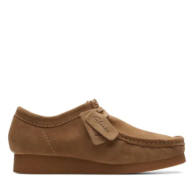 Clarks Wallabee Evo In Beige Suede In Brown