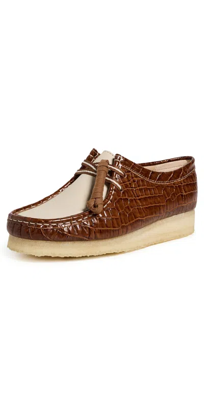 Clarks Wallabee Flats Tan Interest In Brown