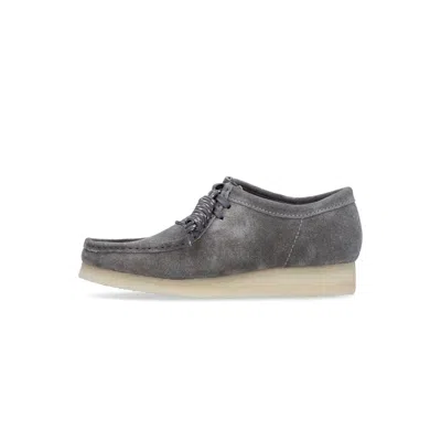 Clarks Wallabee Gray Suede Men's Lifestyle Shoe In Grey Suede