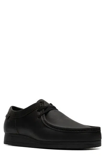 Clarks ® Wallaston Low Chukka Boot In Black