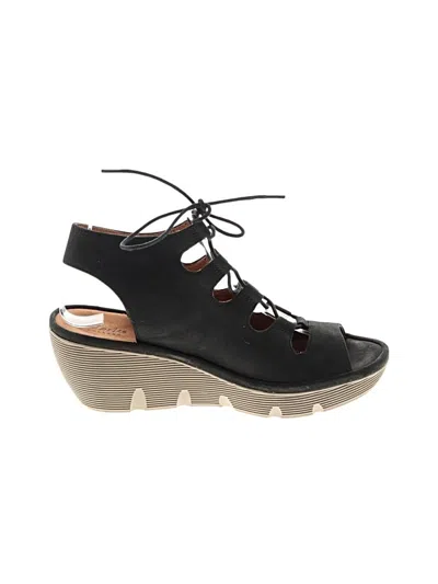 Pre-owned Clarks Wedges In Black