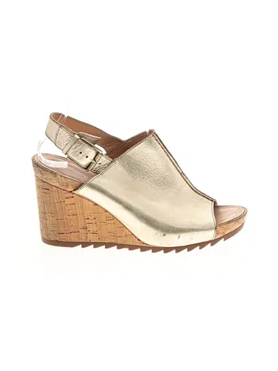 Pre-owned Clarks Wedges In Gold