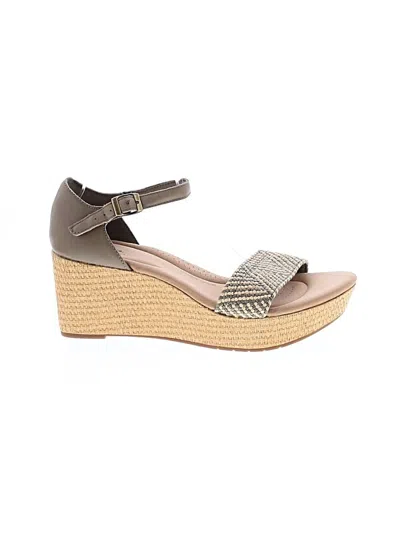 Pre-owned Clarks Wedges In Gray