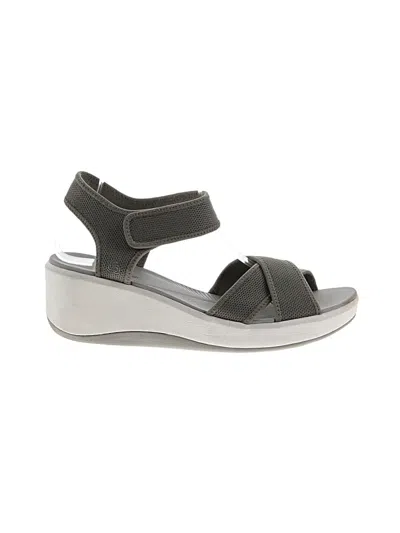 Pre-owned Clarks Wedges In Gray