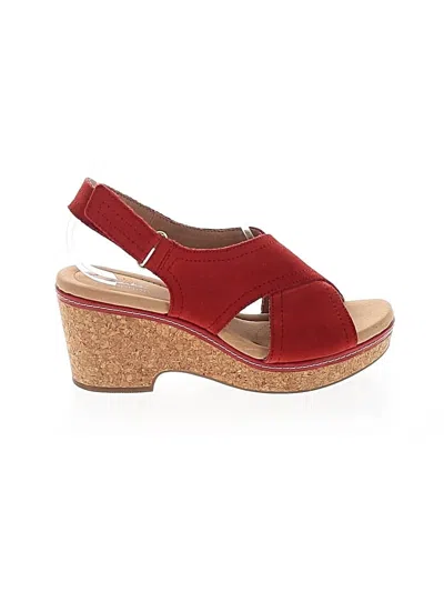 Pre-owned Clarks Wedges In Red
