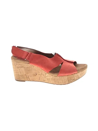 Pre-owned Clarks Wedges In Red
