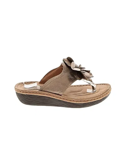 Pre-owned Clarks Wedges In Tan