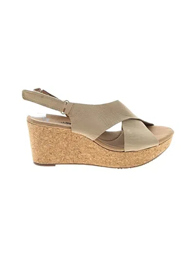 Pre-owned Clarks Wedges In Tan