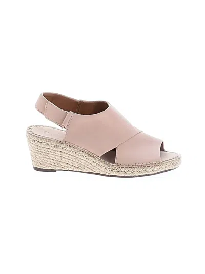 Pre-owned Clarks Wedges In Tan