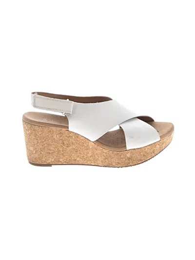 Pre-owned Clarks Wedges In White