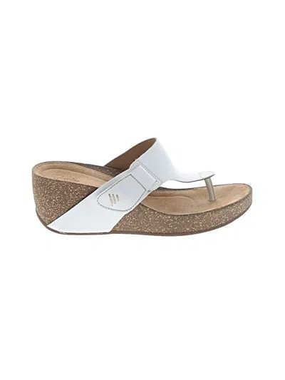 Pre-owned Clarks Wedges In White