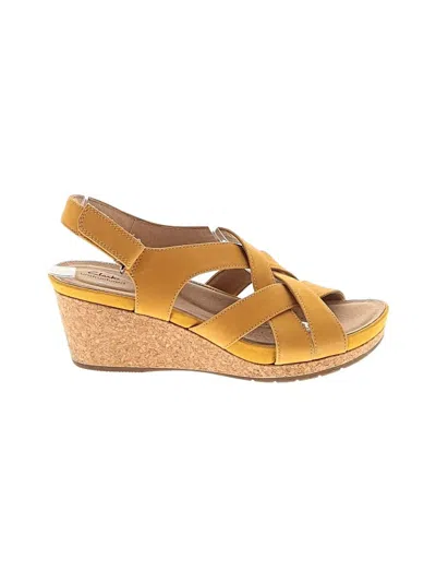 Pre-owned Clarks Wedges In Yellow