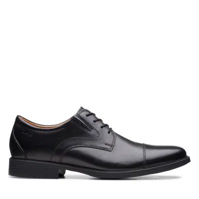 Clarks Whiddon Cap In Black Leather