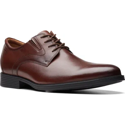 Clarks ® Whiddon Pace Derby In Burgundy