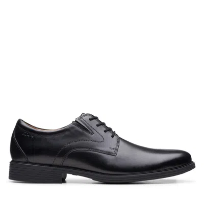Clarks Whiddon Plain In Black Leather