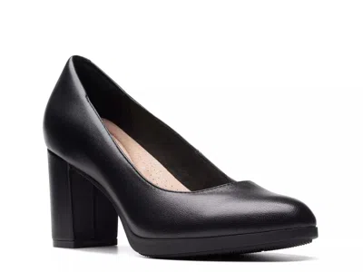Clarks Wide Width Bayla Skip Pump In Black