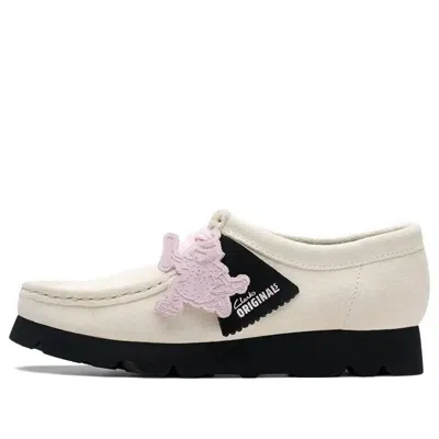Clarks (wmns)  X Paper Girl Wallabee 'white'