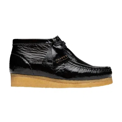 Pre-owned Clarks Wmns Wallabee Boot 'black Crinkled Patent' | Women's Size 9