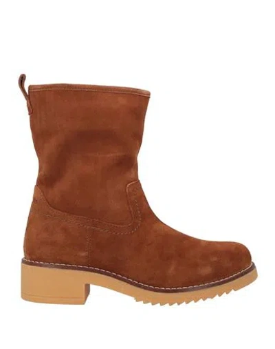 Clarks Woman Ankle Boots Tan Size 6 Leather