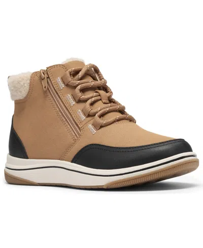 Clarks Women's Breeze Moss Zipper Booties In Brown
