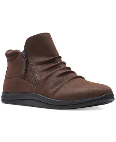 Clarks Breeze Range In Beige