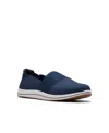 Clarks Women's Cloud Steppers Breeze Vibe Flat Shoes In Navy Textile
