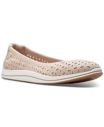 Clarks Breeze Roam In Beige