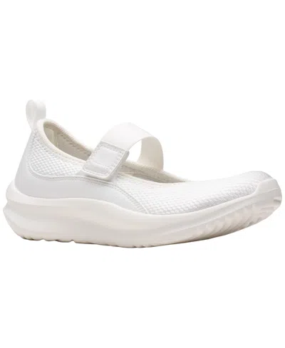 Clarks Women's Cloudsteppers Solevana Jane Round Toe Flats In White