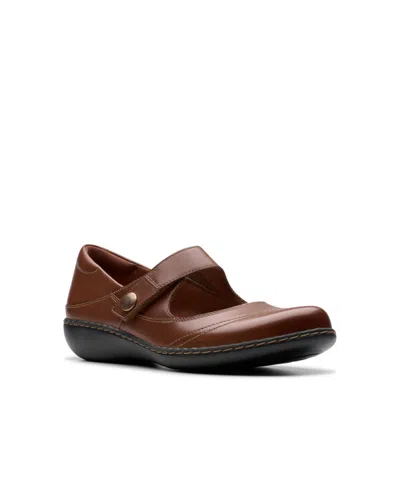 Clarks Women's Collection Ashland Elayne Closed Toe Shoes In British Tan Leather
