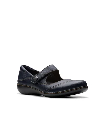 Clarks Women's Collection Ashland Elayne Closed Toe Shoes In Navy Tumbled Leather