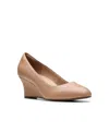 Clarks Olivette Pearl In Beige Leather