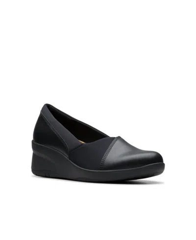 Clarks Women's Collection Suttyn Walk Shoes In Black Leather