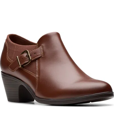 Clarks Women's Emily2 Darcey Round Toe Shooties In Brown