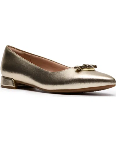 CLARKS WOMEN'S NATALYN TRIM POINTED TOE DRESS FLATS