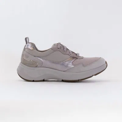 Clarks Women's Wave 2.0 Move Waterproof Sneaker In Stone In Gray