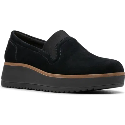 Clarks ® Zylah Sky Platform Loafer In Black Sde