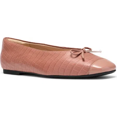 Clarksr Clarks(r) Befana Bow Leather Flat In Light Pink Croc